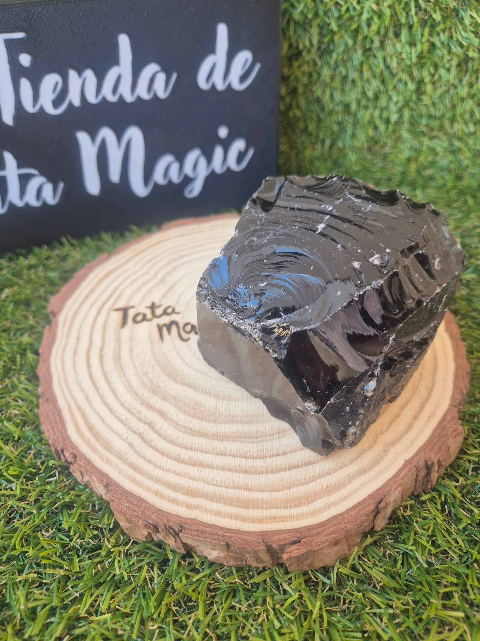 Mineral Obsidiana en Bruto - Protección, verdad y corte energético minerales brutoTienda esotérica Málaga - La Tienda de Tata Magic: tienda Esotérica en Málaga